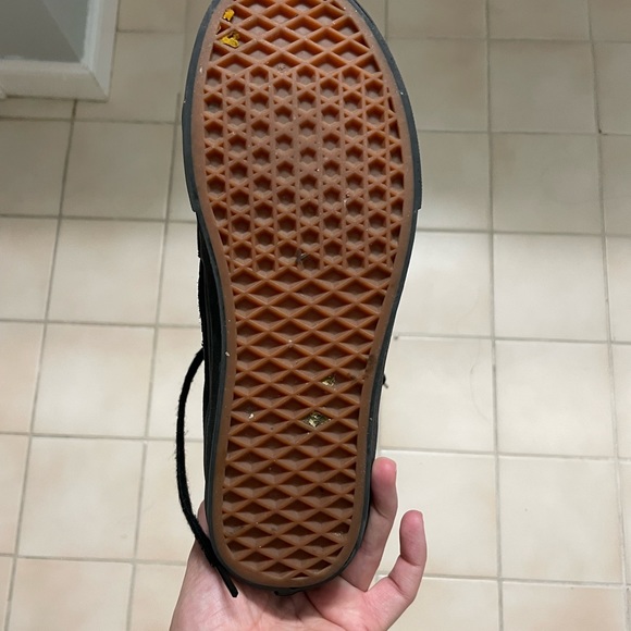 Vans - Picture 1 of 4